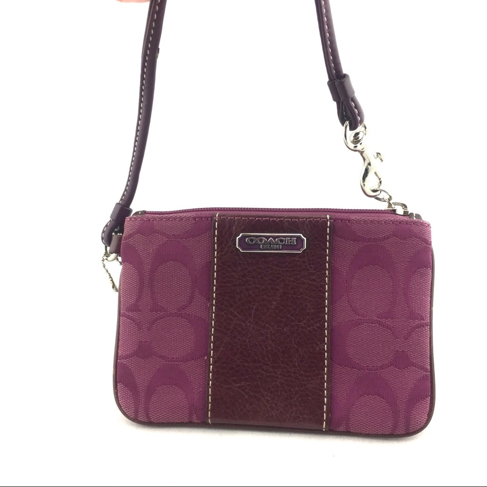 Coach purple signature canvas wristlet - Picture 3 of 6